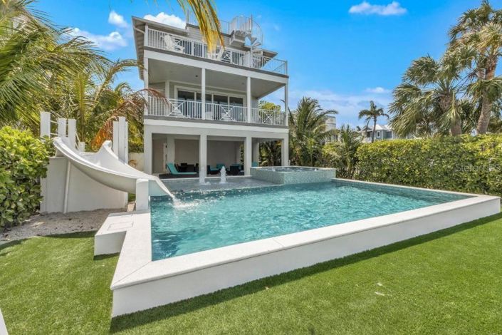 Image No.6-5 Bed Property for sale