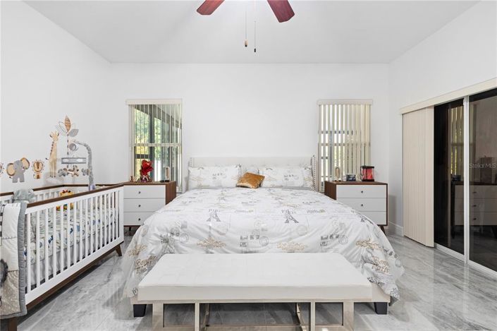 Image No.19-4 Bed Property for sale