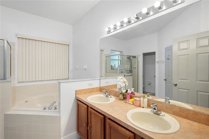 Image No.20-4 Bed Property for sale