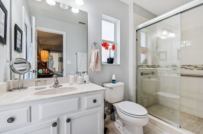 Image No.12-4 Bed Property for sale