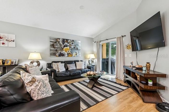 Image No.4-4 Bed Property for sale