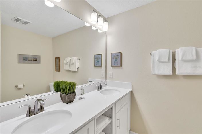 Image No.17-2 Bed Property for sale