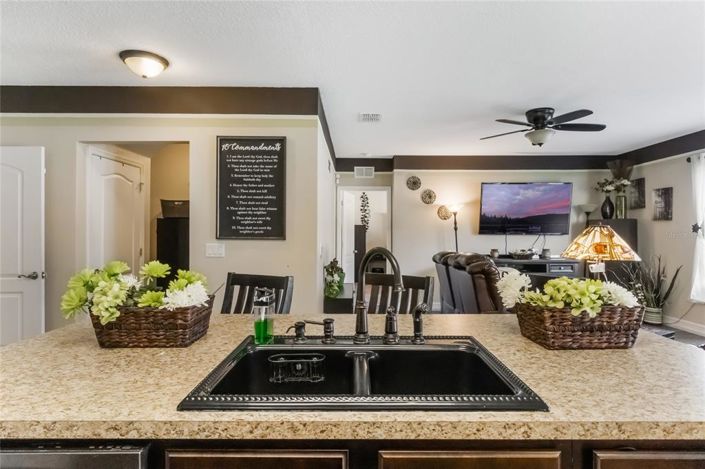 Image No.10-5 Bed Property for sale