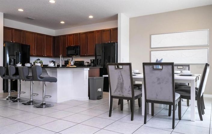 Image No.16-8 Bed Property for sale