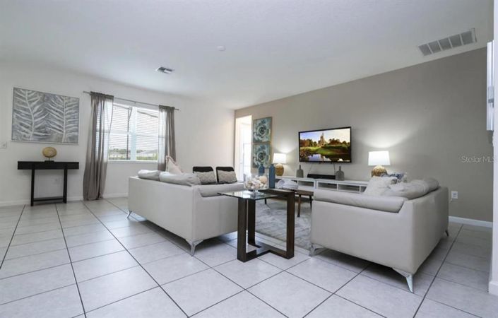 Image No.17-8 Bed Property for sale