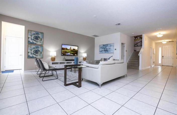 Image No.18-8 Bed Property for sale