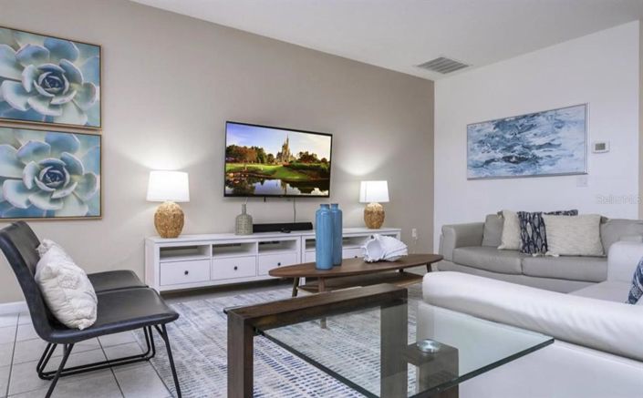 Image No.19-8 Bed Property for sale