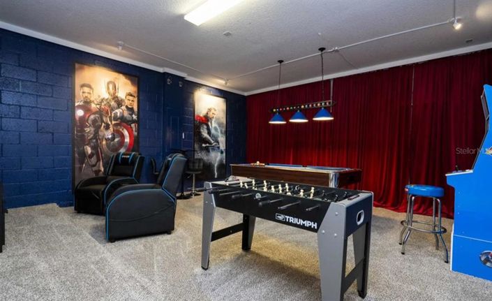 Image No.6-8 Bed Property for sale