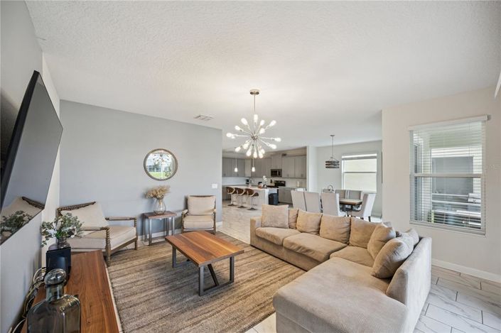 Image No.11-6 Bed Property for sale