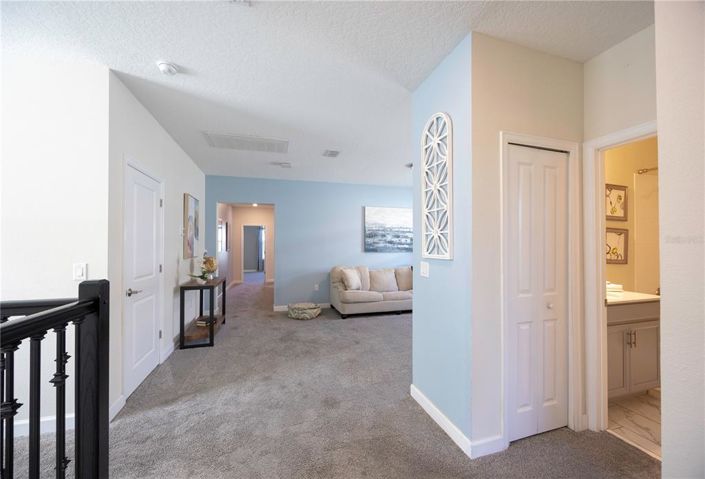 Image No.12-6 Bed Property for sale