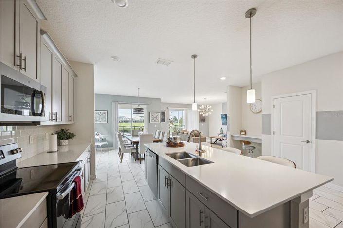 Image No.7-6 Bed Property for sale