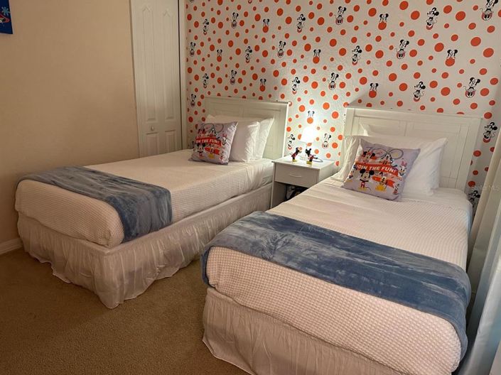 Image No.8-5 Bed Property for sale