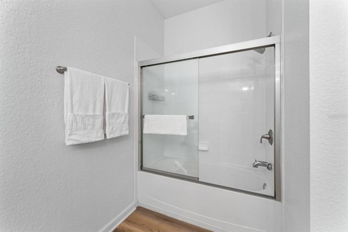 Image No.27-3 Bed Property for sale