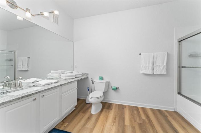 Image No.28-3 Bed Property for sale