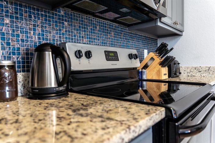 Image No.10-3 Bed Property for sale