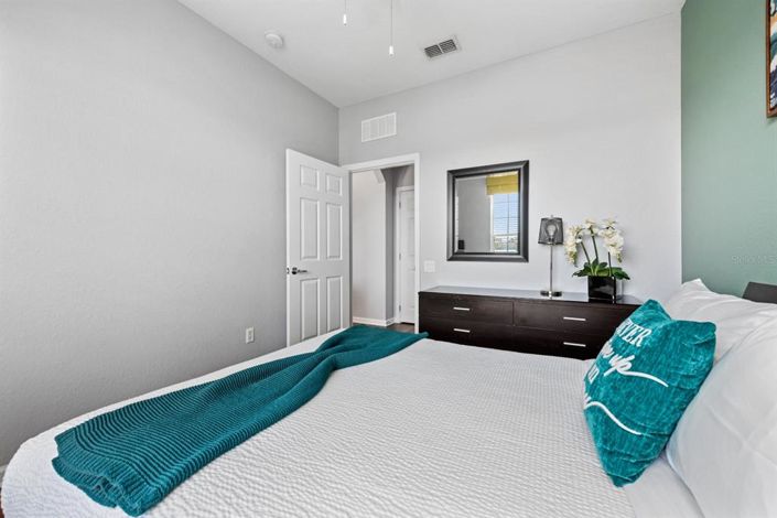 Image No.24-3 Bed Property for sale