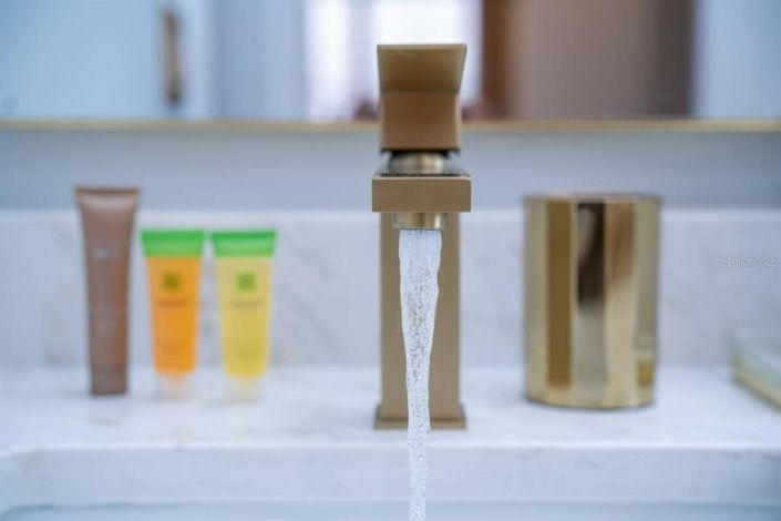 Image No.24-1 Bed Property for sale