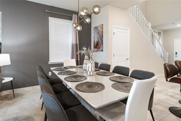 Image No.10-7 Bed Property for sale