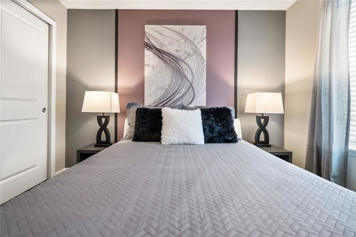 Image No.28-7 Bed Property for sale