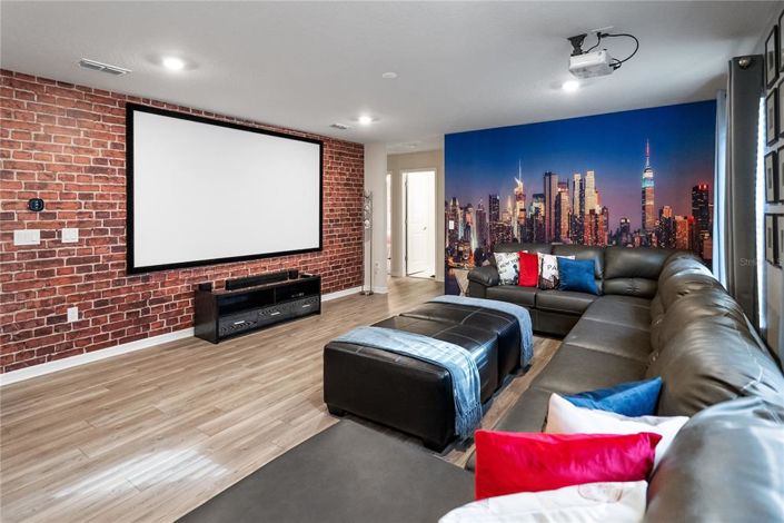 Image No.4-7 Bed Property for sale