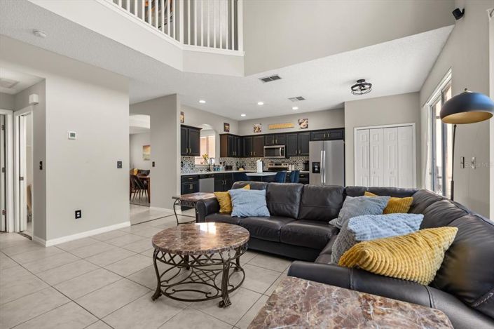 Image No.10-7 Bed Property for sale