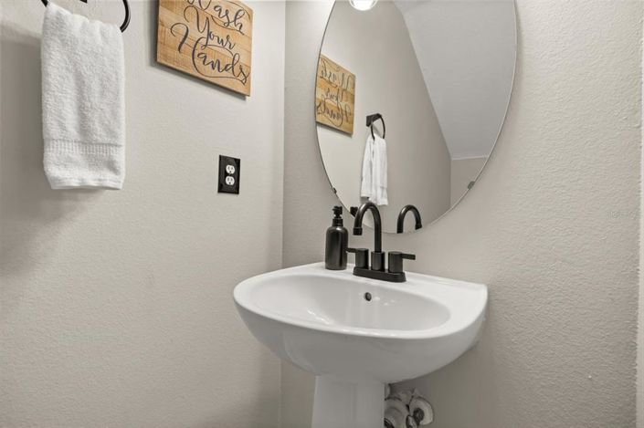 Image No.15-7 Bed Property for sale