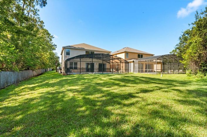 Image No.20-7 Bed Property for sale