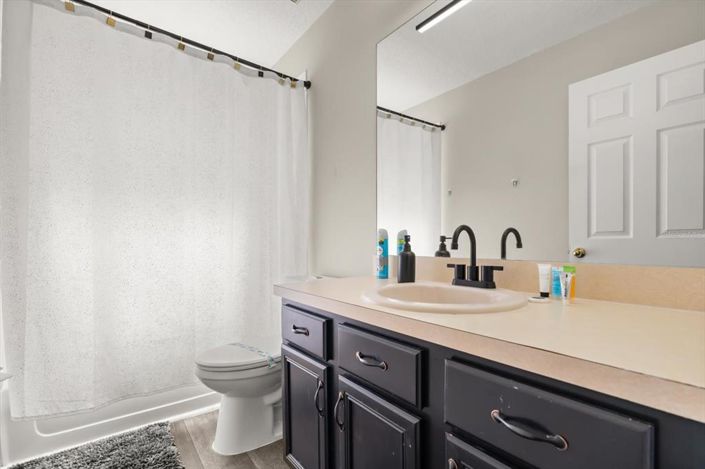 Image No.27-7 Bed Property for sale