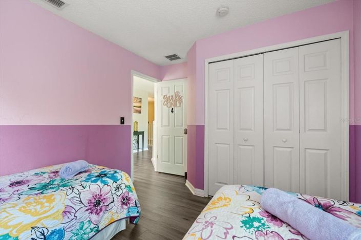 Image No.28-7 Bed Property for sale