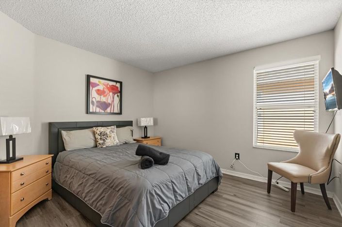 Image No.33-7 Bed Property for sale