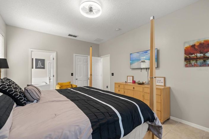 Image No.37-7 Bed Property for sale