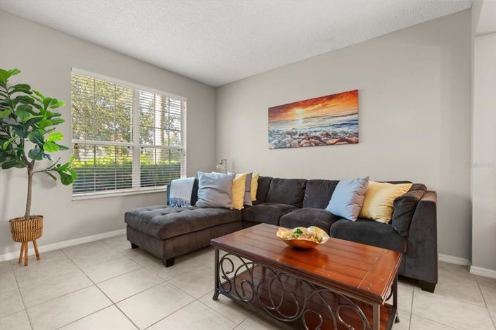 Image No.6-7 Bed Property for sale