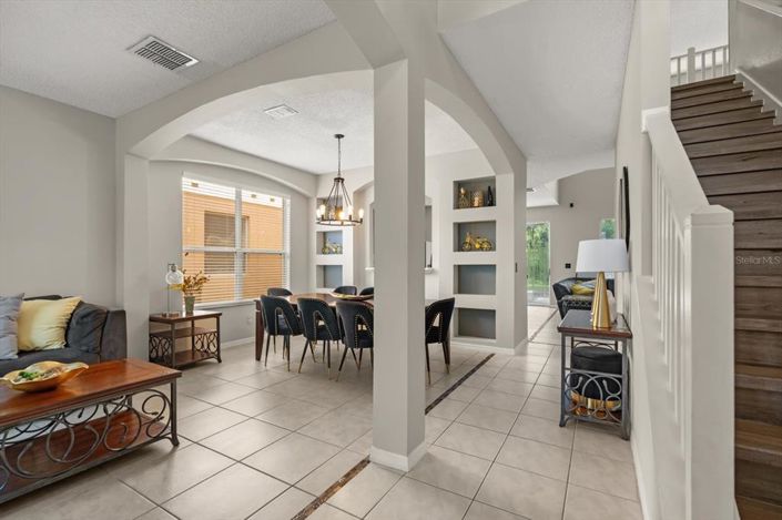 Image No.7-7 Bed Property for sale