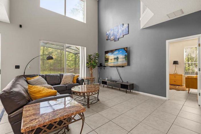 Image No.9-7 Bed Property for sale