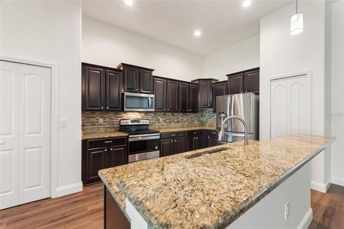 Image No.14-4 Bed Property for sale