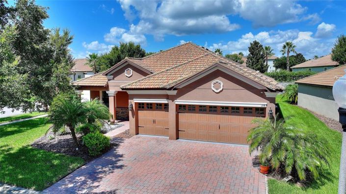 Image No.4-4 Bed Property for sale