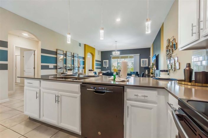 Image No.11-2 Bed Property for sale