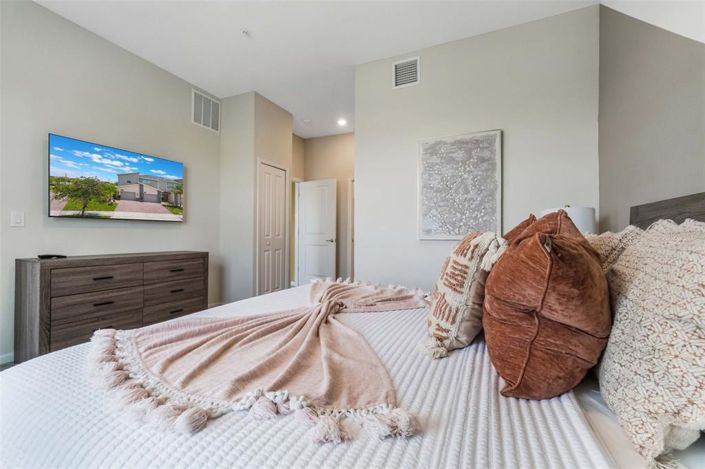 Image No.18-2 Bed Property for sale