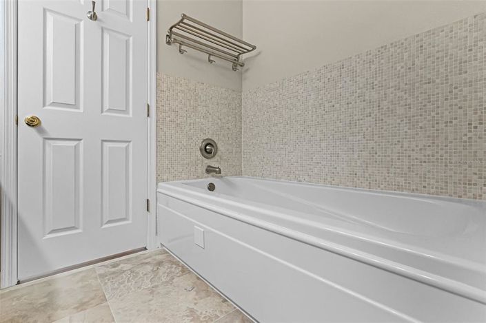 Image No.20-4 Bed Townhouse for sale