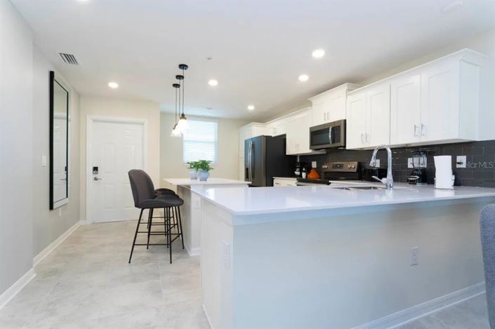 Image No.4-2 Bed Property for sale