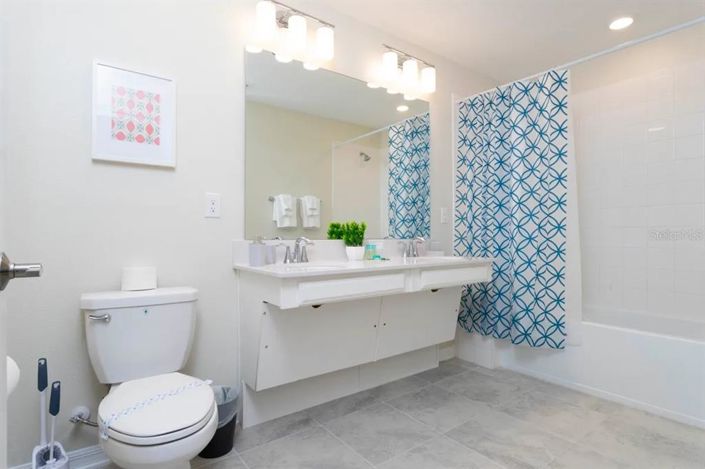 Image No.42-2 Bed Property for sale