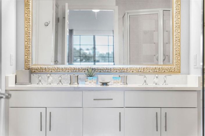 Image No.56-3 Bed Property for sale