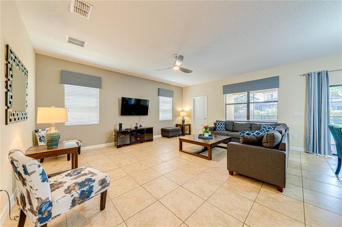 Image No.9-6 Bed Property for sale