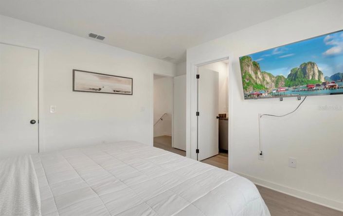 Image No.11-3 Bed Townhouse for sale