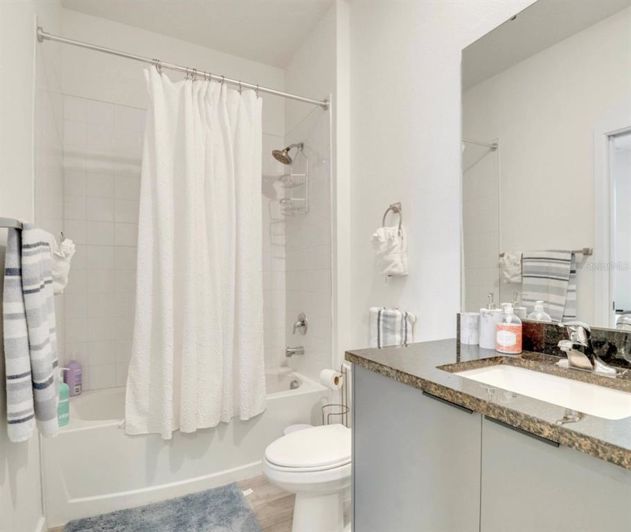 Image No.8-3 Bed Townhouse for sale