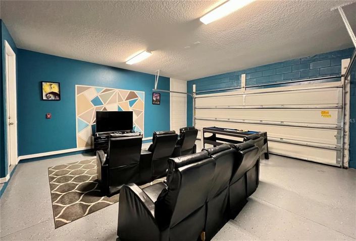 Image No.10-9 Bed Property for sale