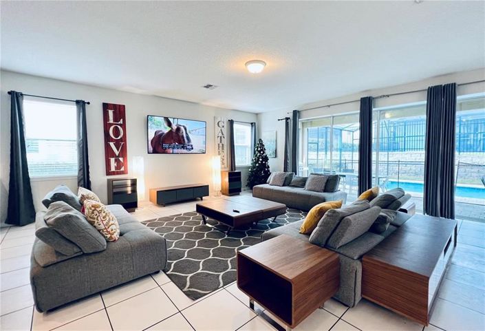 Image No.14-9 Bed Property for sale