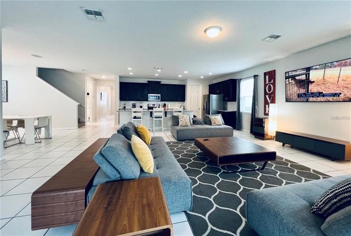 Image No.17-9 Bed Property for sale