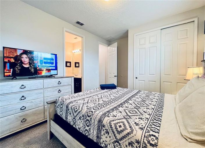 Image No.28-9 Bed Property for sale