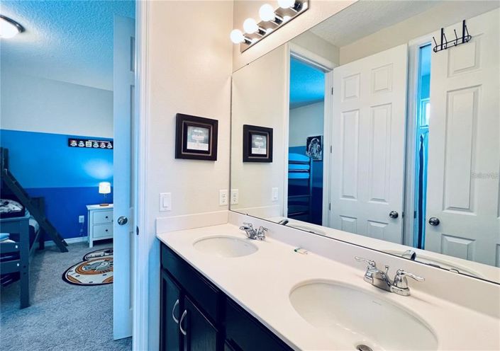 Image No.29-9 Bed Property for sale